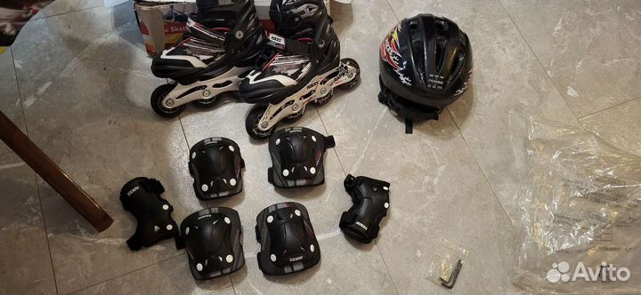 Ролики раздвижные р.30-35. +защита, шлем