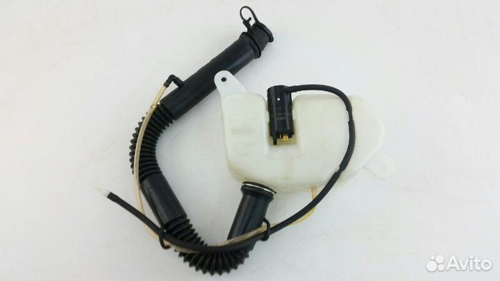 Бачок омывателя задний Mitsubishi Pajero Sport