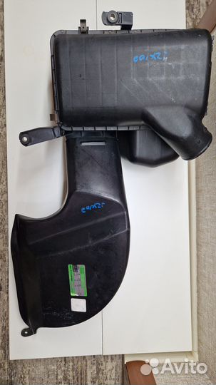 Корпус воздушного фильтра toyota mark II JZX100 1J