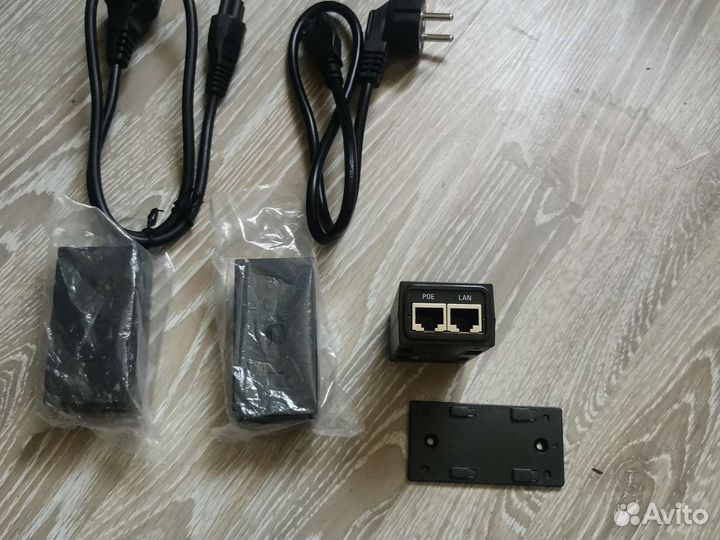 Инжектор PoE Ubiquiti POE-24-12W-G