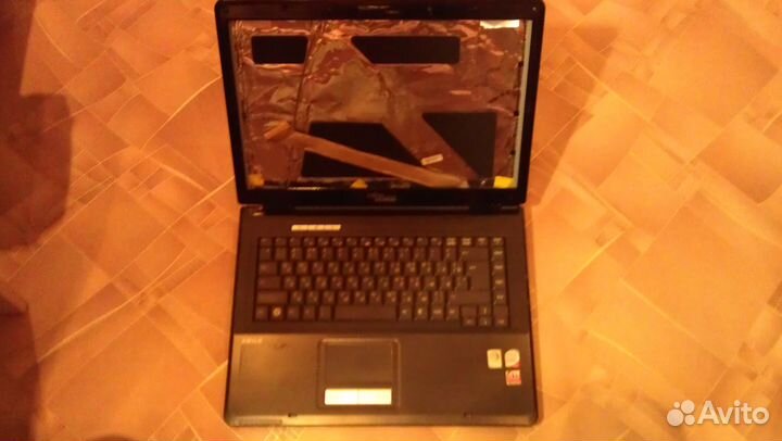 Ноутбук Fujitsu-Siemens Amilo Pi2550
