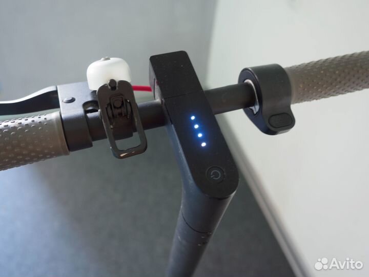 Элкетро самокат Xiaomi Mijia m365