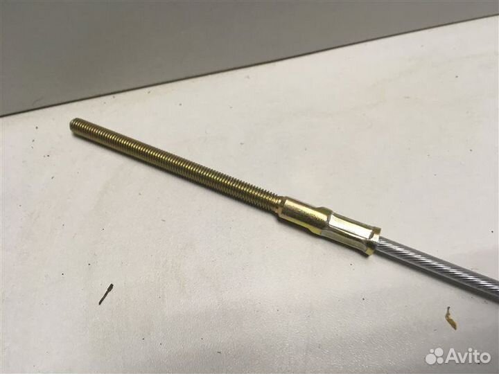 Трос ручника стояночного тормоза Volkswagen