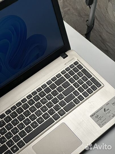 Ноутбук Asus i3/8gb/500gb/15