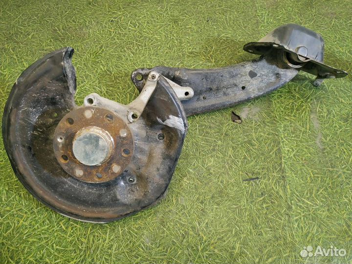 Кулак поворотный прав. зад. Volkswagen Passat