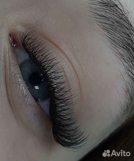 Наращивание ресниц, оформление бровей