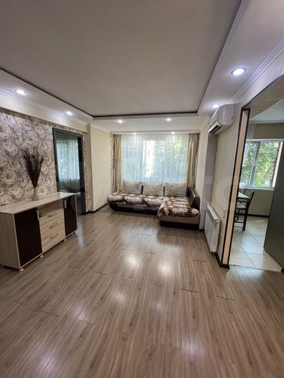 2-к. квартира, 52 м², 2/5 эт.