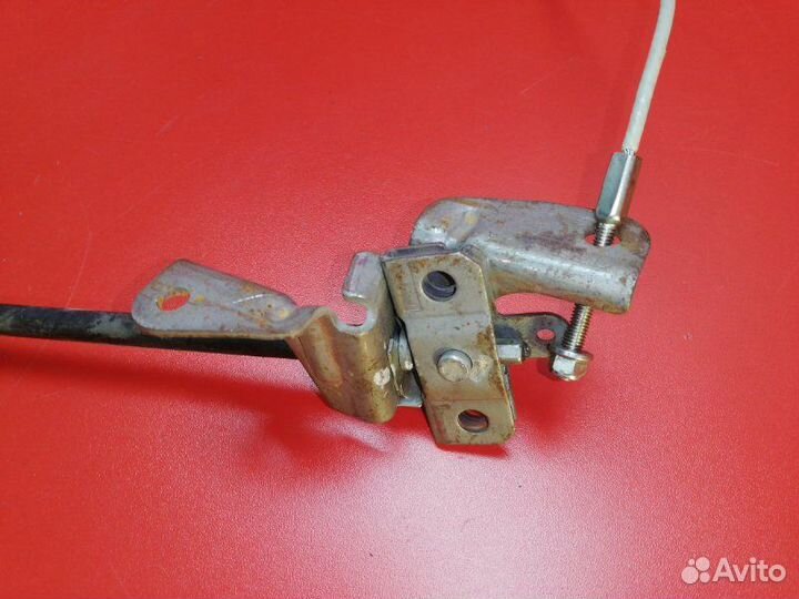 Трос стояночного тормоза передний Nissan Teana J32