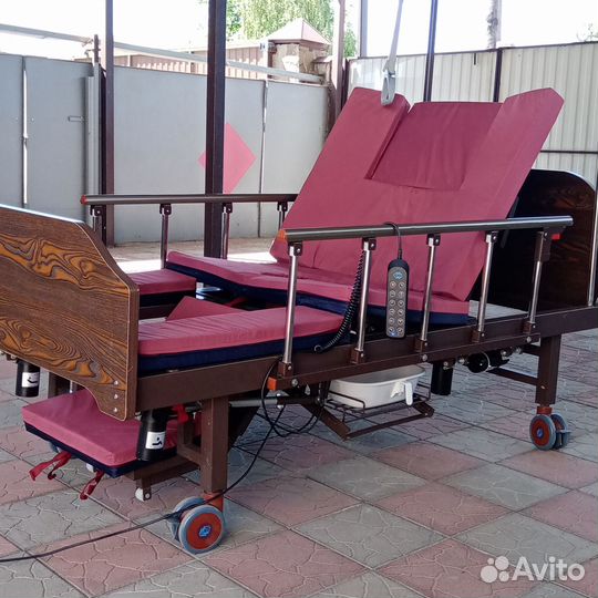 Кровать для лежачих больных с электроприводом