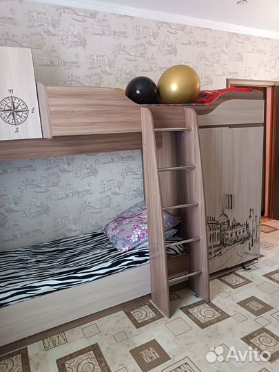 Двухъярусная кровать со шкафом
