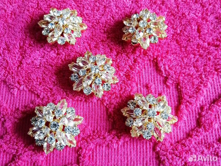 Пуговицы с камнями