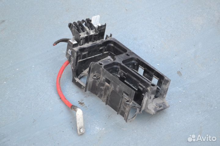 Корпус блока предохранителей Opel Astra H