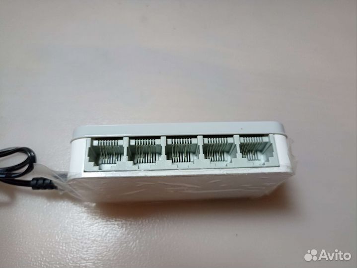 Коммутатор D-link 1005C