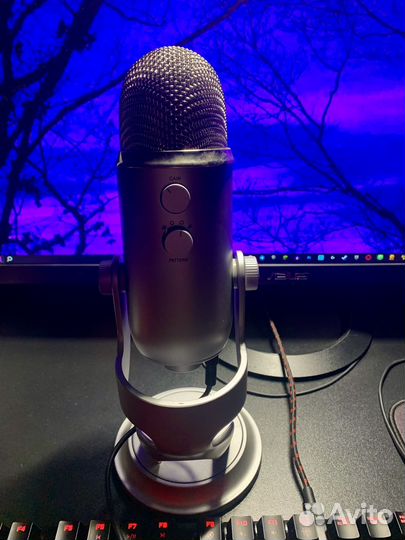 Микрофон blue yeti