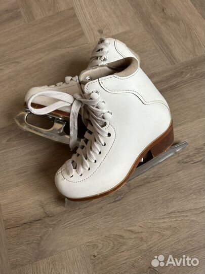 Коньки профессиональные graf etude