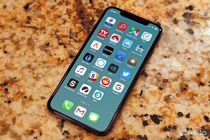 Телефон iPhone 12