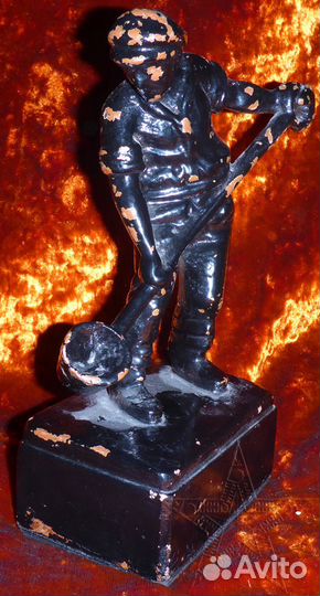 Скульптура Сталевар (литейщик)