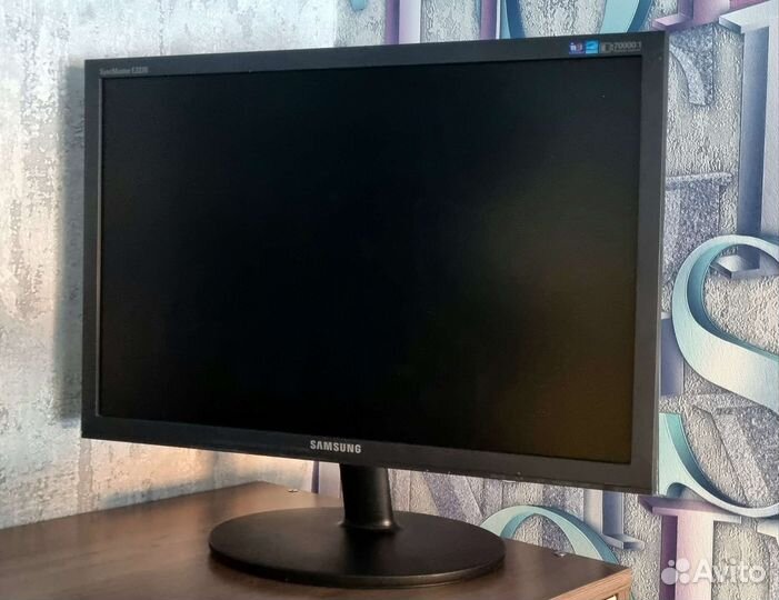 Монитор Samsung Syncmaster E2220
