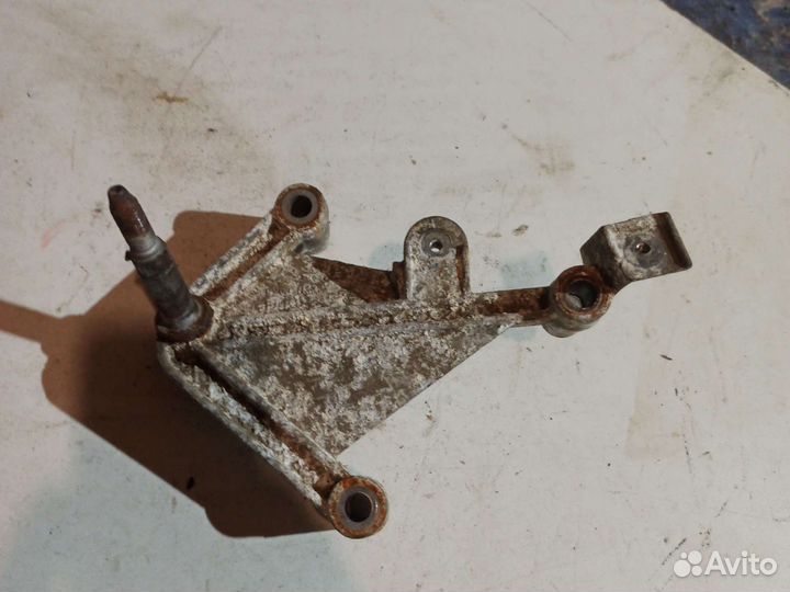 Кронштейн подушки кпп renault logan duster