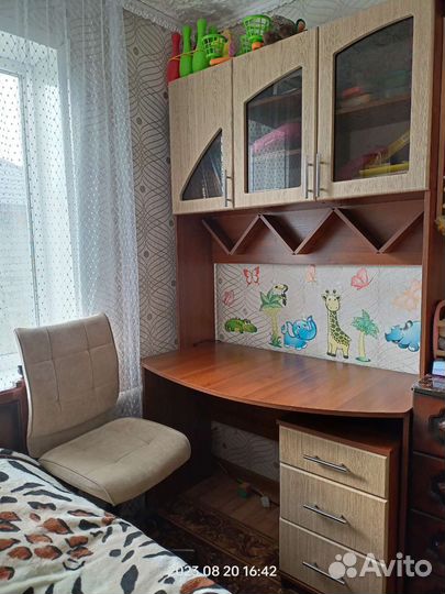 Детский письменный стол