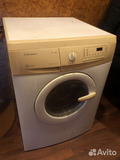 Стиральная машина Electrolux EWF 1025