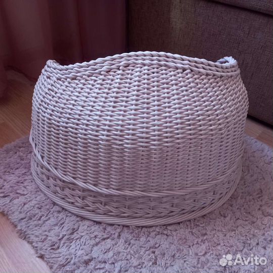 Лежанка плетеная для декоративных собачек или коше