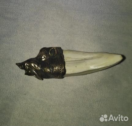 Клык кабана с головой из металла