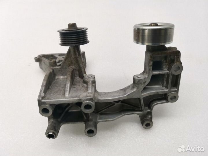 Кронштейн двигателя Mitsubishi Outlander 3