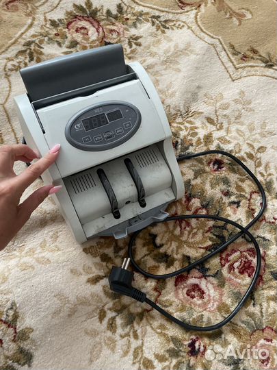 Машинка для счёта денег