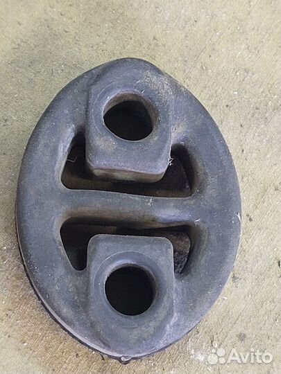 Тойота Крепление глушителя toyota