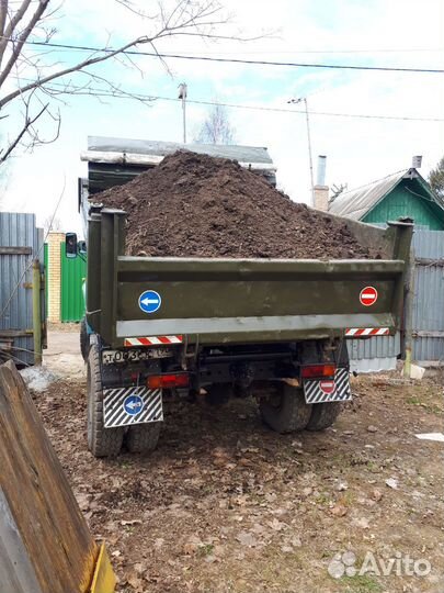 Навоз на самосвале ЗИЛ
