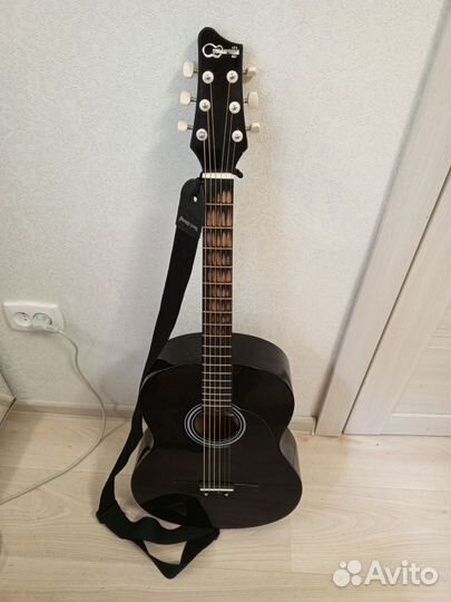 Акустическая гитара