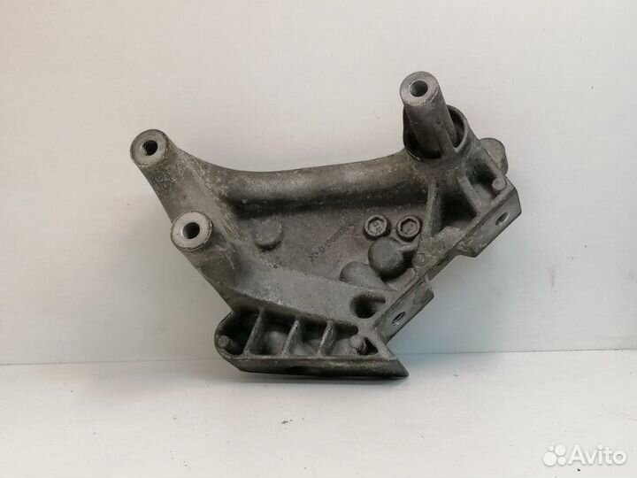 Кронштейн двигателя Audi A3 2013