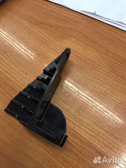 Кронштейн фар левый mitsubishi L200 (KB) (2006)