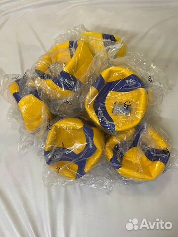 Волейбольный мяч Mikasa V300W классический