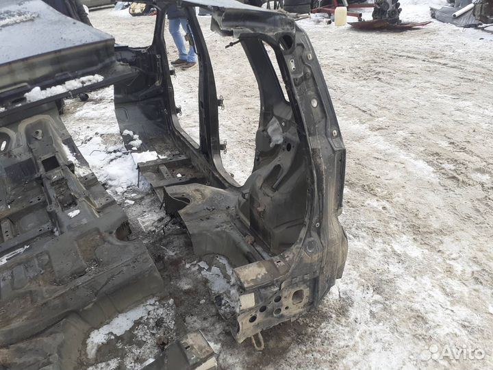 Кузов правая часть Nissan Note E11