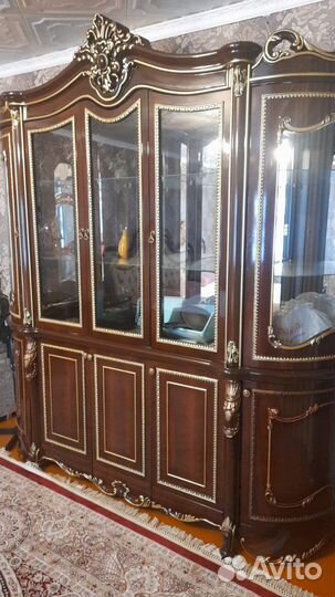 Буфеты серванты горки