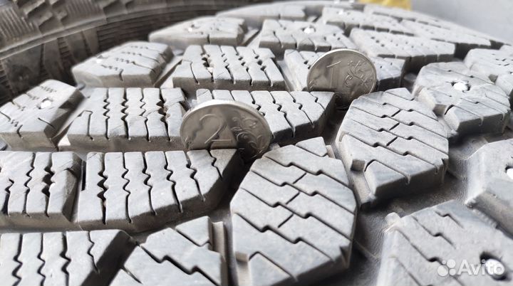 Gislaved Nord Frost 200 SUV 215/65 R16