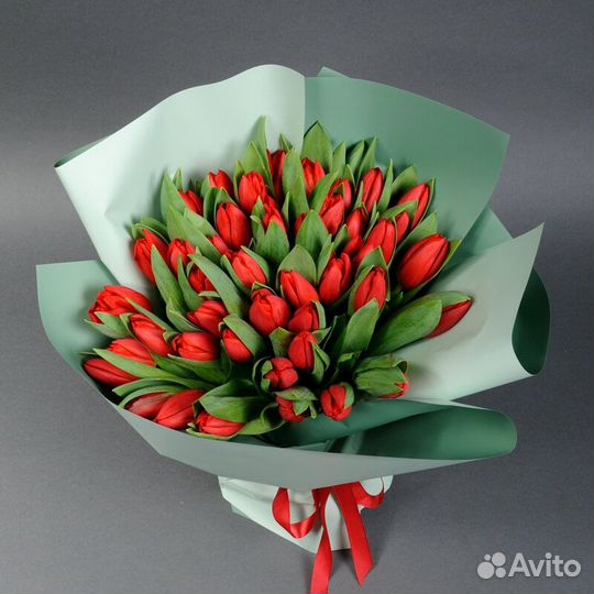 Букет из красных сортовых тюльпанов 43 шт