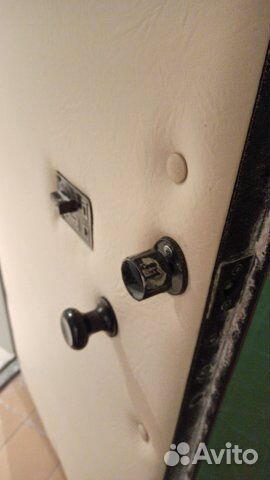 Обивка дверей, замена замков