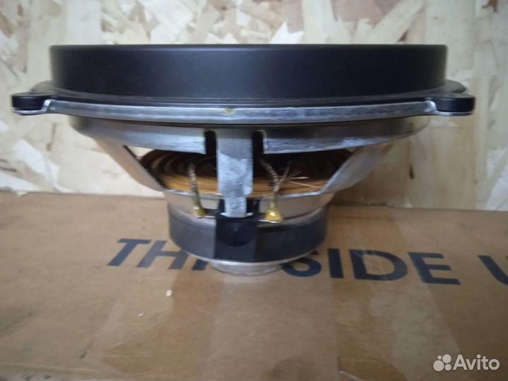 Сабвуфер chrysler 300c