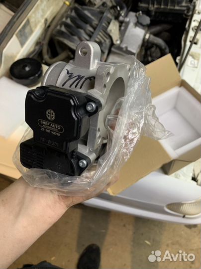 Дросельный патрубок с электроприводом