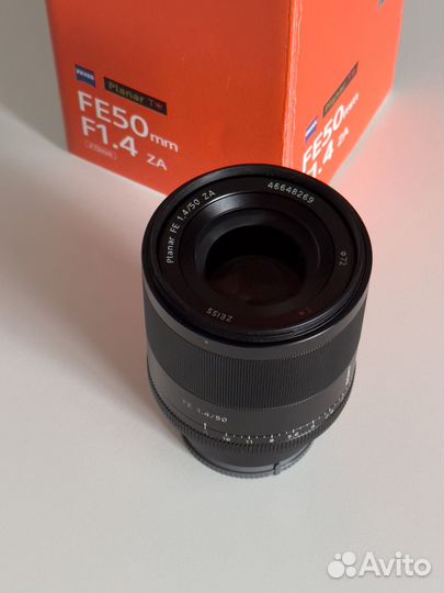 Sony Carl Zeiss Planar T* FE 50mm f/1.4 ZA