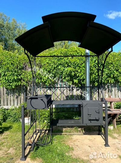 Мангал с крышей