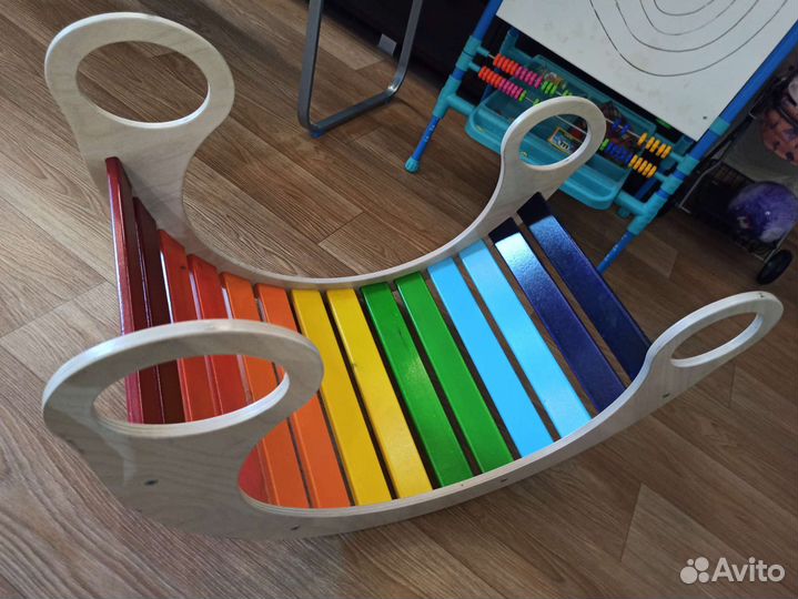 Детская игрушка качалка