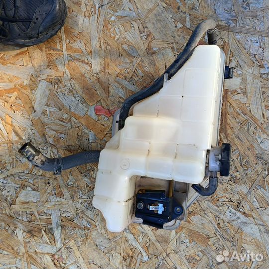 Расширительный бачок toyota land cruiser 200