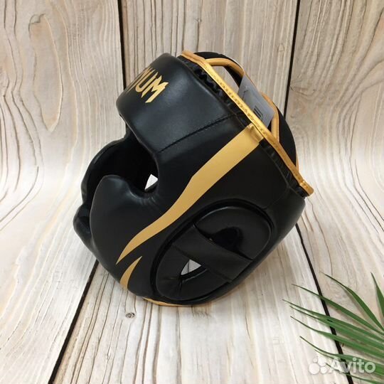 Боксерский шлем Venum