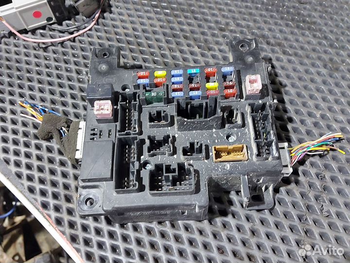 Блок предохранителей Mitsubishi Lancer X