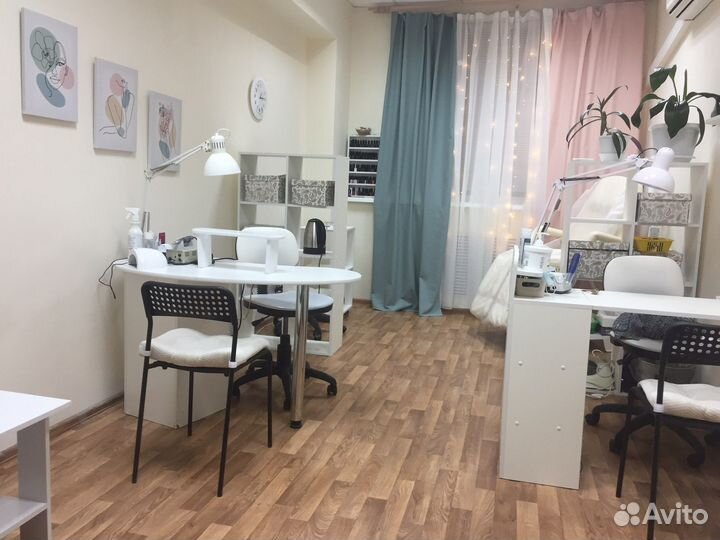 Аренда рабочего место (маникюр,педикюр )