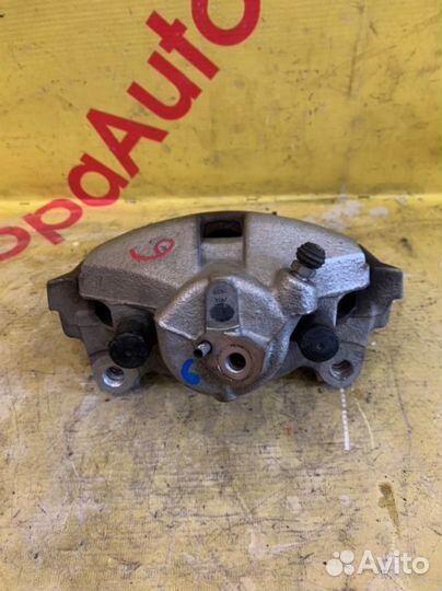 Суппорт тормозной передний правый Volkswagen Golf